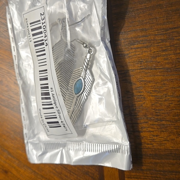 2 pairs! Unisex Retro Feather Design Earrings Turquoise Vintage, Tribal, Boho - Picture 5 of 5